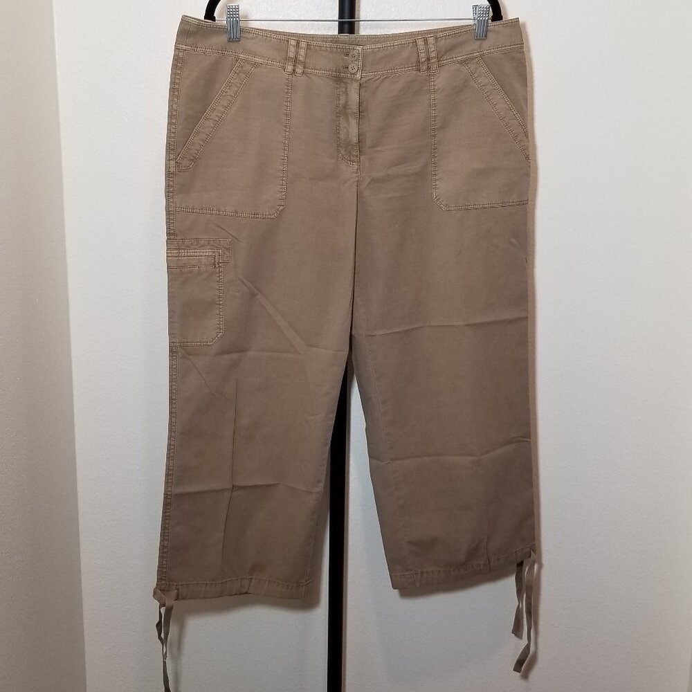 Tommy Bahama Size 14 Tan Pants Cargo Crop Beach Island Resortwear Vacation